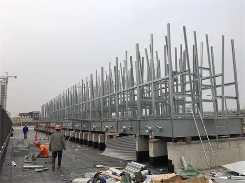冷卻塔的水溫變化對(duì)制冷機(jī)組的影響(冷卻塔與制冷機(jī)