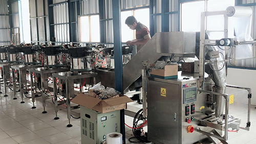 包裝機(jī)走袋長度會變化，長短不一樣