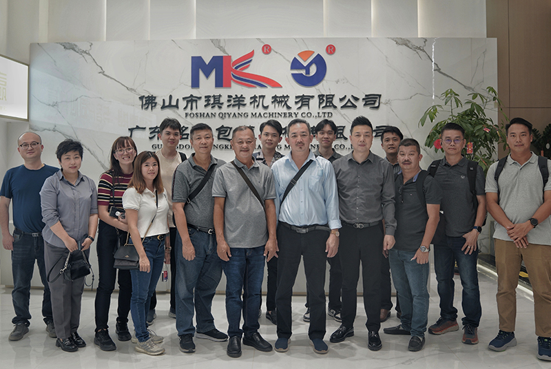 馬來(lái)西亞客戶(hù)親自拜訪(fǎng)參觀(guān)銘科并現(xiàn)場(chǎng)簽約